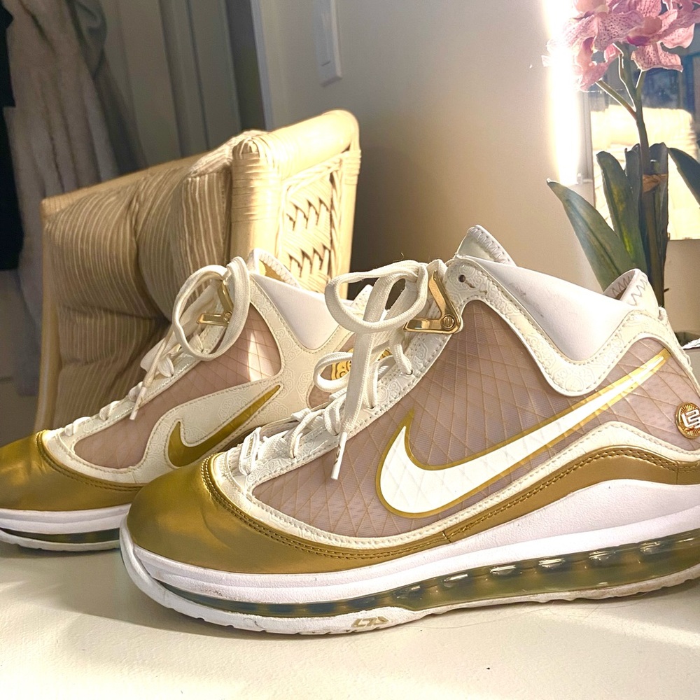 Nike Women’s - China Moon (2020) Lebron 7
